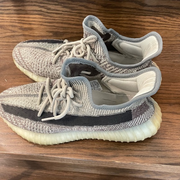 Adidas Yeezy Zion men sneakers for sale. Good condition. Size 10 1/2 US #yeezy - Picture 3 of 4